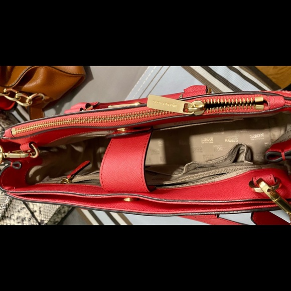 Michael Kors Purse - Picture 3 of 8